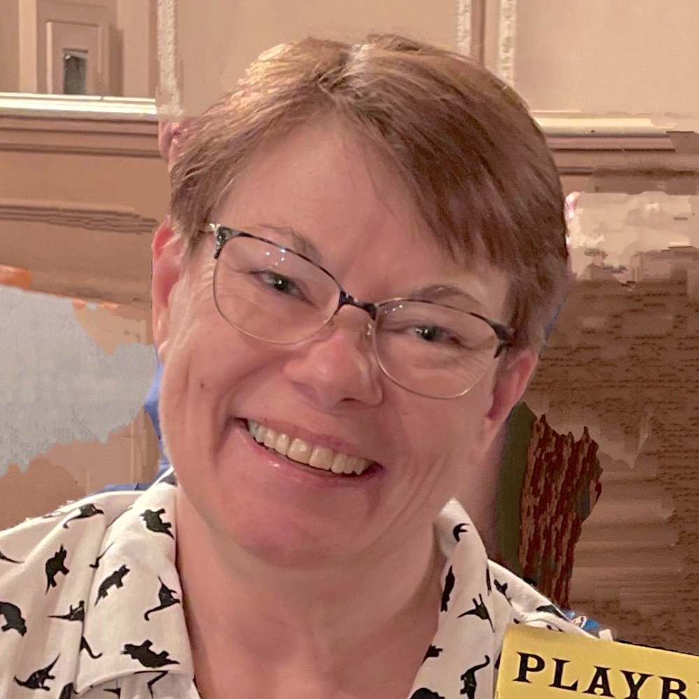 Meet your Posher, Caroline.